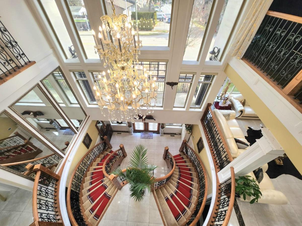 Hôtel Empire Palace à Surrey Extérieur photo