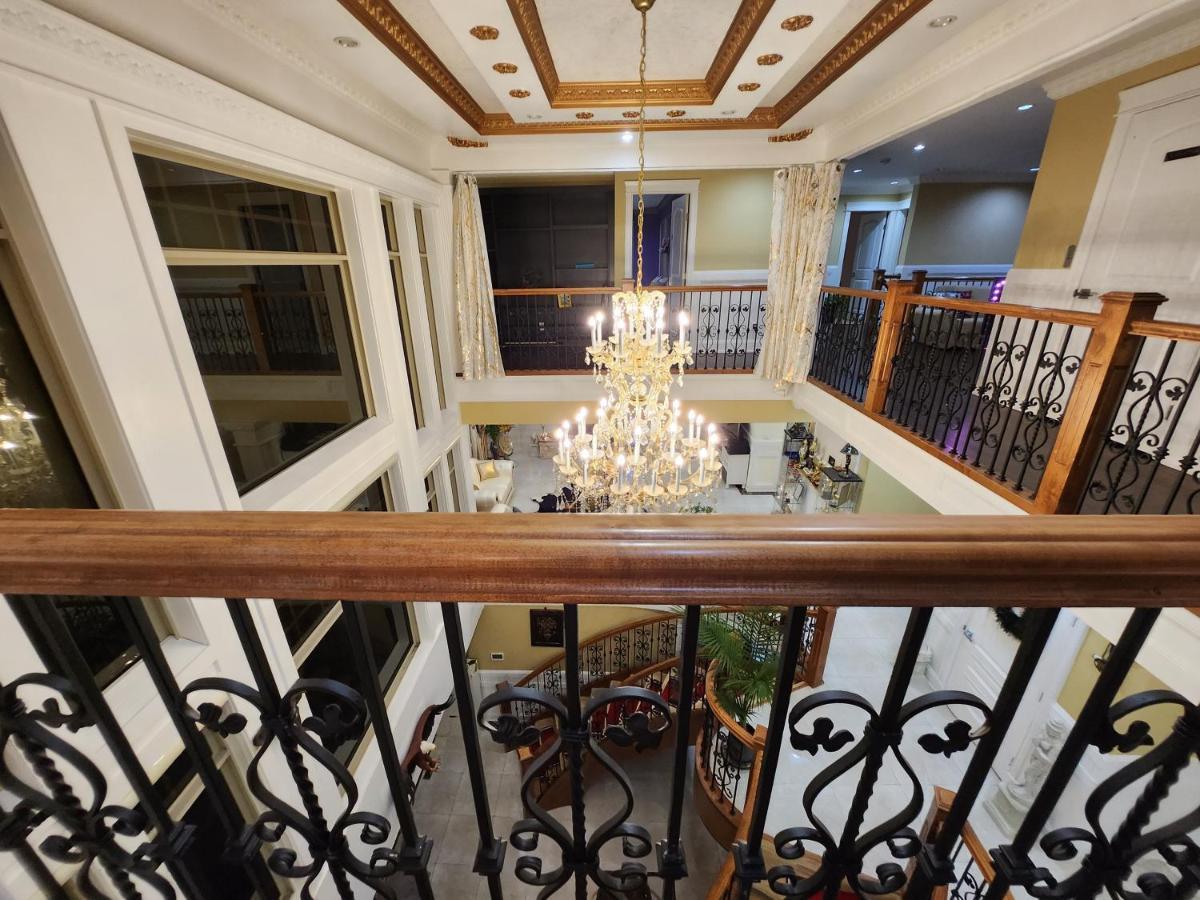 Hôtel Empire Palace à Surrey Extérieur photo